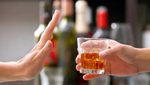 戒酒了反而癌症风险上升？450万人数据揭示饮酒量变化与癌症的关系！