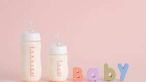 婴幼儿配方奶粉新国标正式实施！想知道给宝宝买的奶粉合格吗？来这里查→