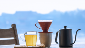BMJ | 证据来了！西安交通大学等合作发现咖啡、茶和白开水摄入量的增加与成人2型糖尿病患者全因死亡率的降低相关