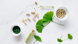 焦虑的年轻人开始吃保健品解压