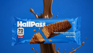 70卡路里威化革命：HallPass如何用一块巧克力威化撬动千亿市场